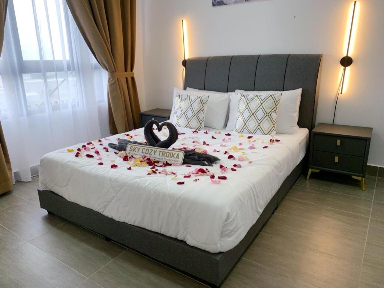 Sky Cozy Troika Residence, 1 Bedroom 4-6 Pax, 2 Bedrooms 6-8 Pax, Pool Vew, Sky & City View, Free Parking, Pool, Unlimited Wifi & Netflix Kota Bharu Exterior photo
