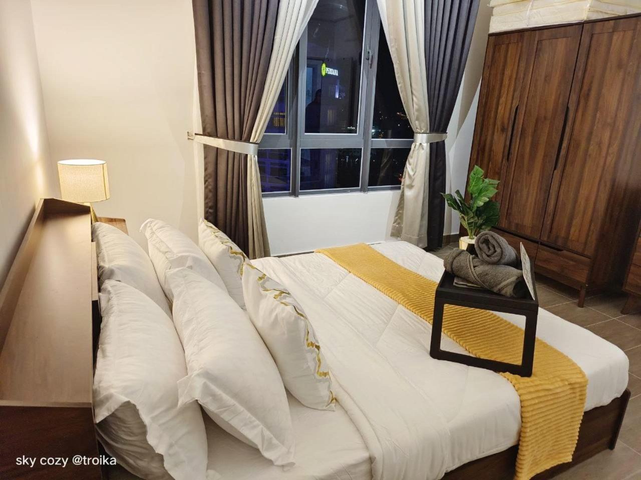 Sky Cozy Troika Residence, 1 Bedroom 4-6 Pax, 2 Bedrooms 6-8 Pax, Pool Vew, Sky & City View, Free Parking, Pool, Unlimited Wifi & Netflix Kota Bharu Exterior photo